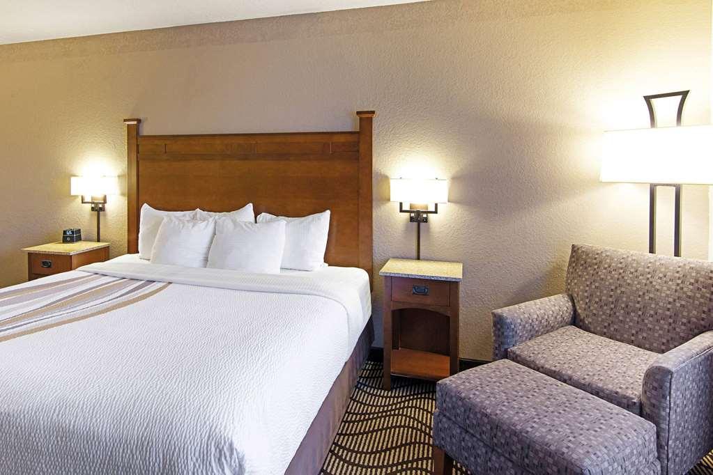 เบสต์ เวสเทิร์น พลัส ริเวอร์ฟรอนต์ โฮเทล แอนด์ สวีท Hotel เกรทฟอลส์ ภายนอก รูปภาพ