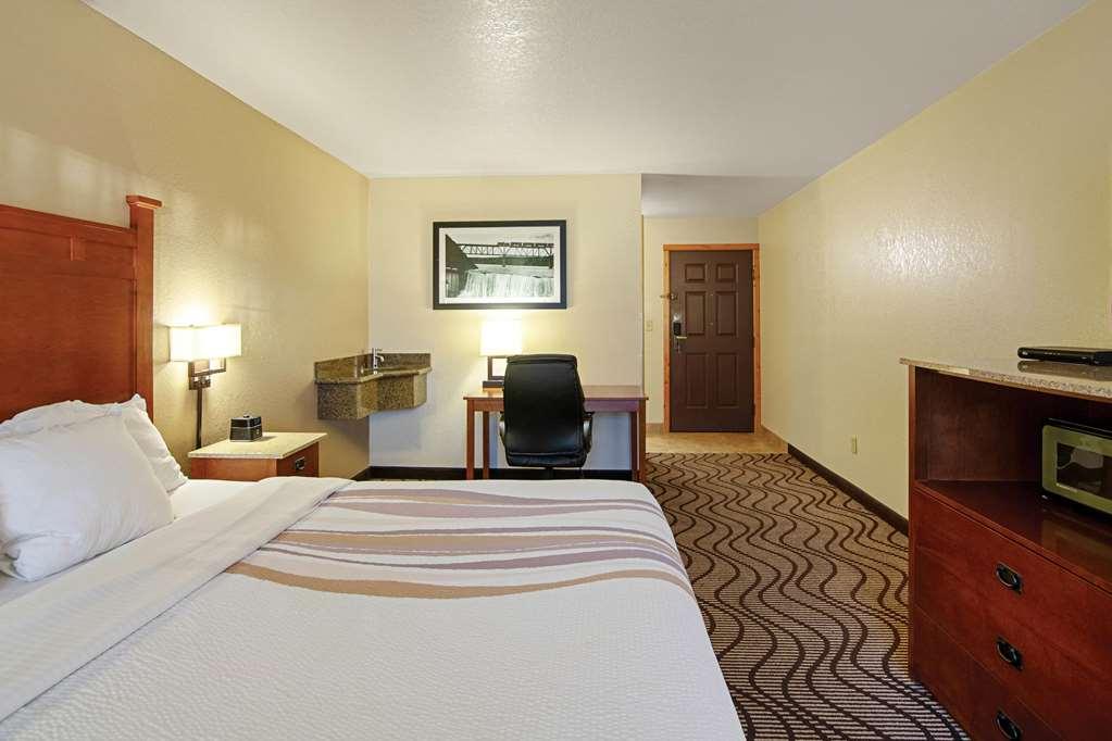 เบสต์ เวสเทิร์น พลัส ริเวอร์ฟรอนต์ โฮเทล แอนด์ สวีท Hotel เกรทฟอลส์ ภายนอก รูปภาพ
