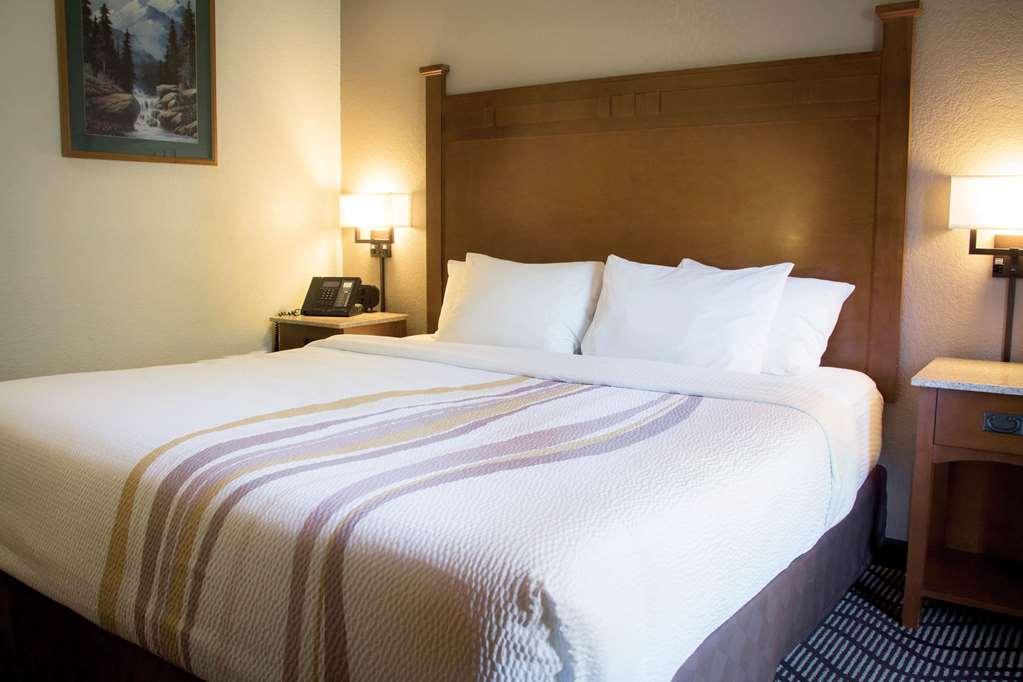 เบสต์ เวสเทิร์น พลัส ริเวอร์ฟรอนต์ โฮเทล แอนด์ สวีท Hotel เกรทฟอลส์ ภายนอก รูปภาพ